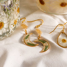 Load image into Gallery viewer, Floral moon drop resin earrings
